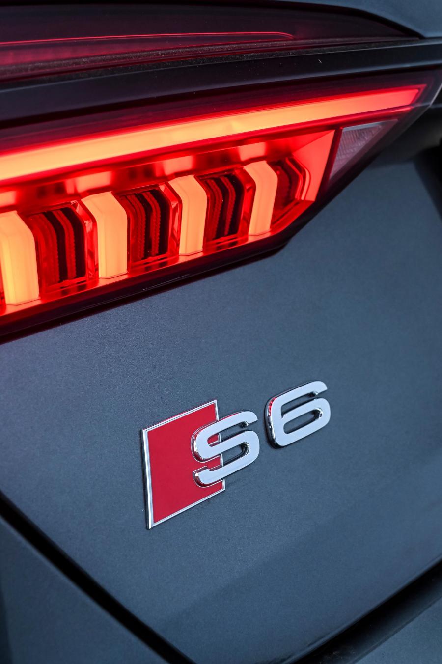 Логотип Audi S6 Sedan TFSI (C8) 2020 года  (ZA) (фото 38 из 40)